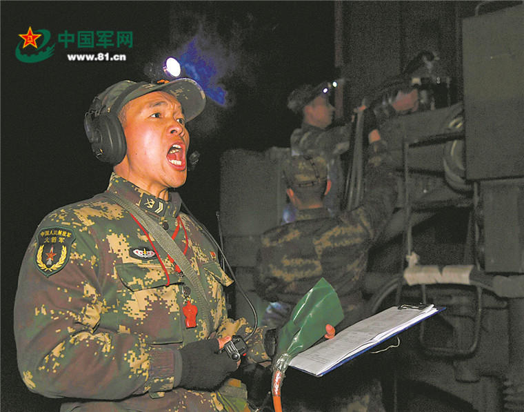 15℃,火箭军某导弹旅夜幕下开展跨昼夜火力突击演练