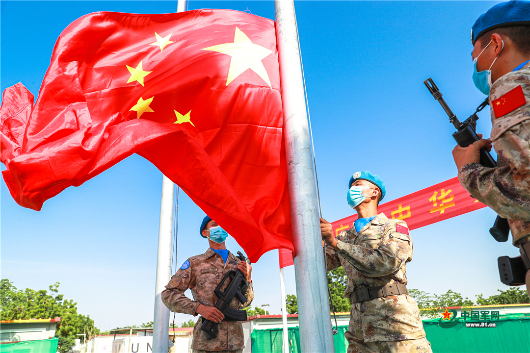 国旗飘扬.万端武摄.