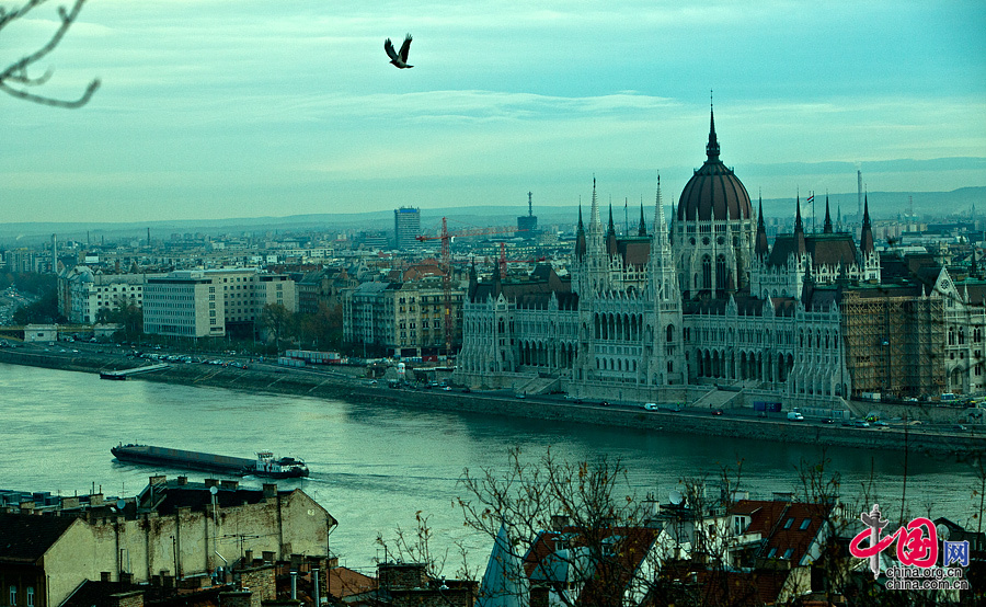 匈牙利：雄伟的新哥特式国会大厦[组图]