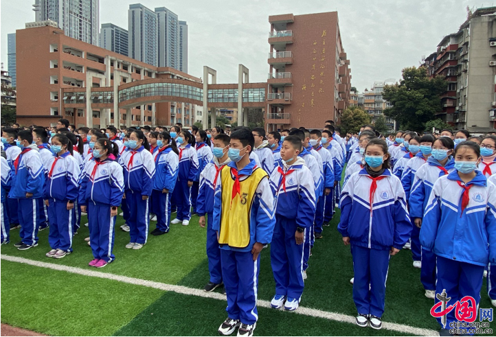 桃李争辉花满园 成都武侯学子迎着"春风"起新航(一)