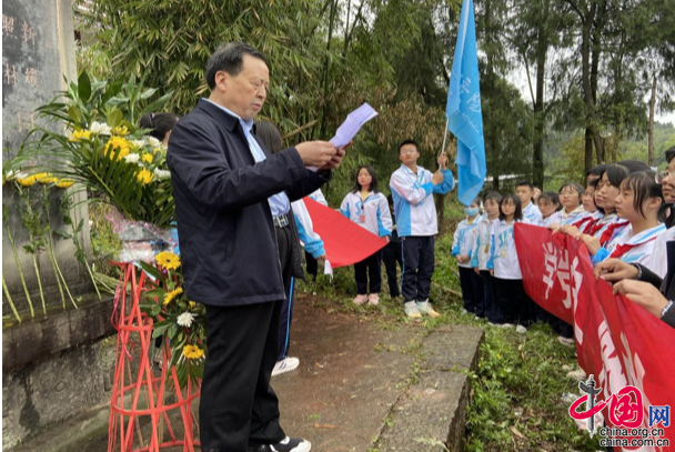 通江县涪阳中学李升图片