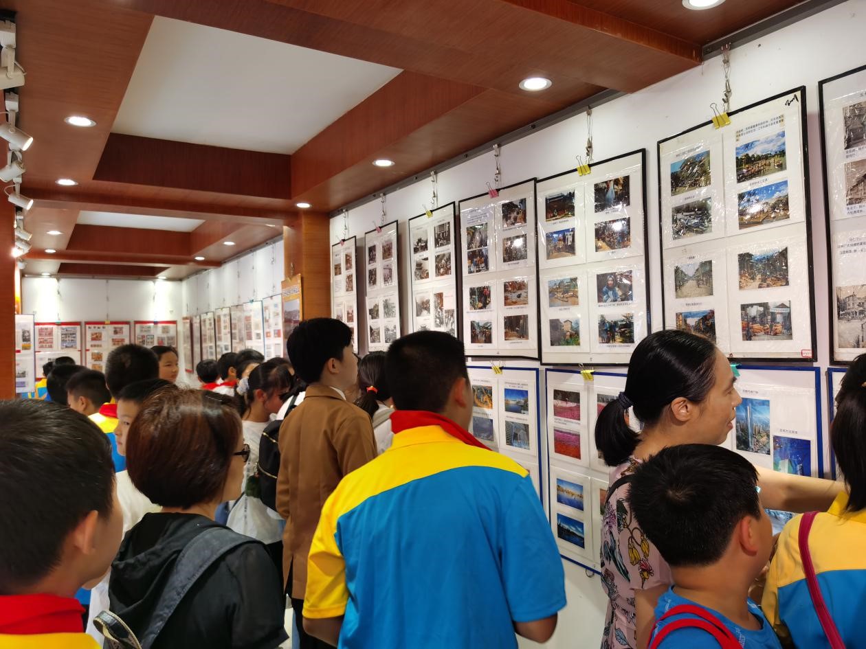 东川举行庆祝建党100周年邮票,图片展 再现"邮票,图片里的党史"_中国