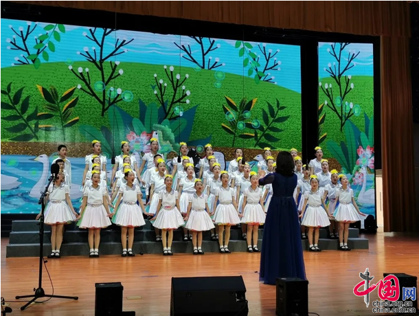 成都龙泉驿洛带小学召开区第十五届艺术节参赛总结会