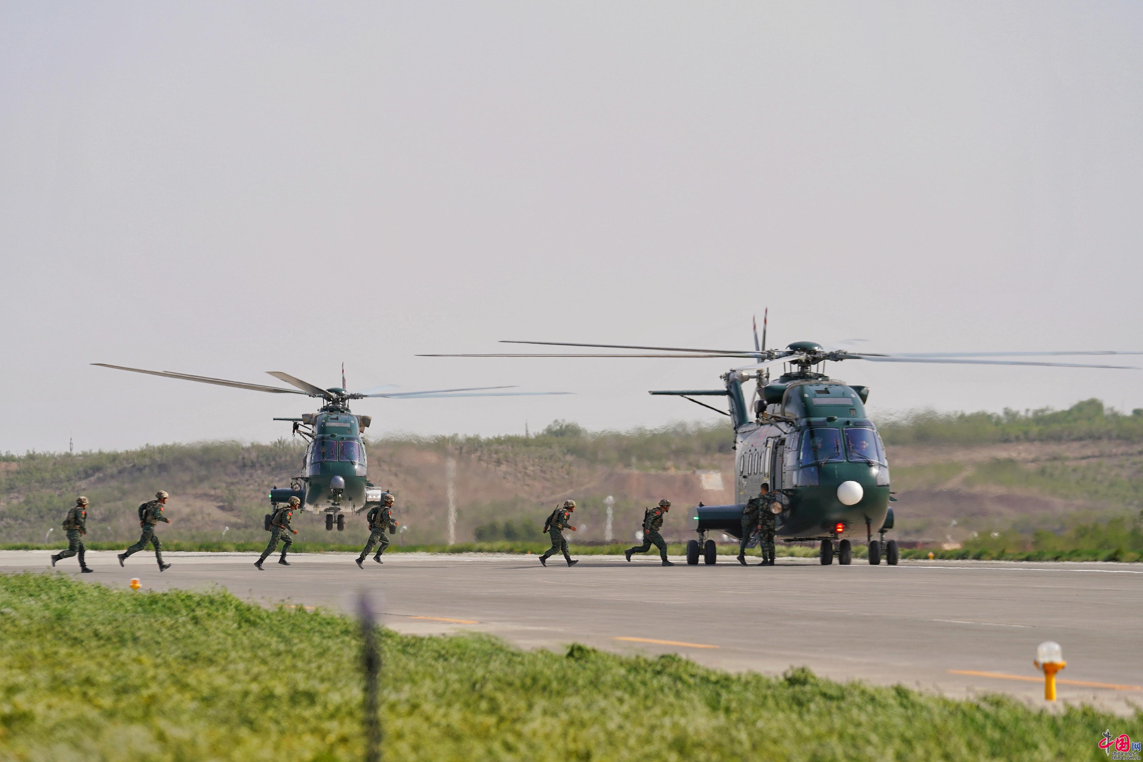 武警直升机支队图片