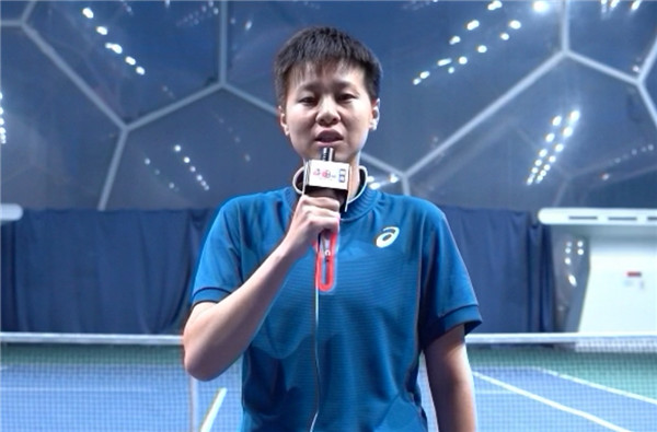 中国网小记者五一采访北京思瑞伦网球俱乐部教练