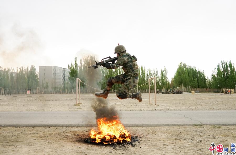 直击新疆军区某独立营实战化综合演练