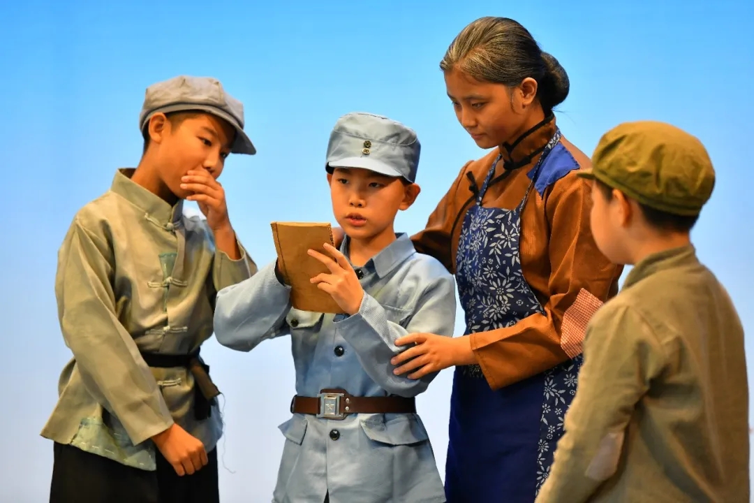 海淀区青少年科技活动中心献礼建党百年