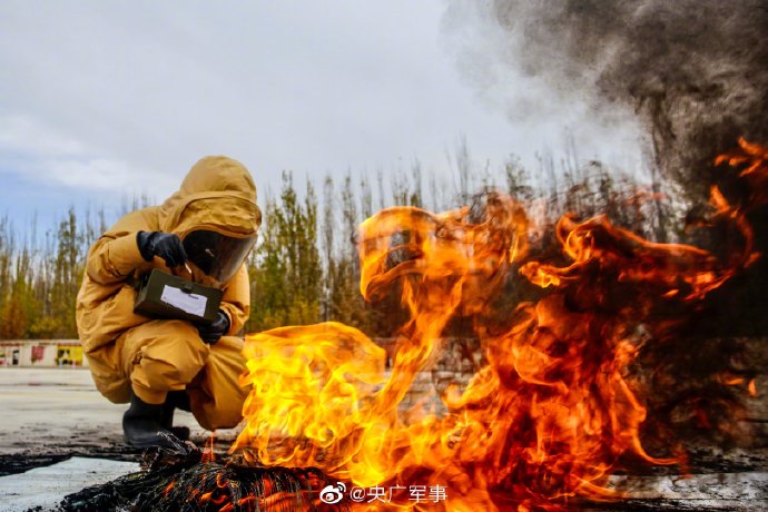 與毒共舞降魔神兵顯身手