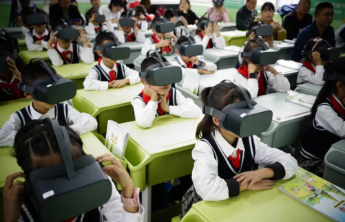 巴中市经开区白塔小学学习贯彻巴中市党代会精神三步走