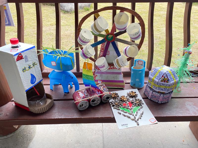 浙江建德李家中心小学开展垃圾分类手工艺品比赛