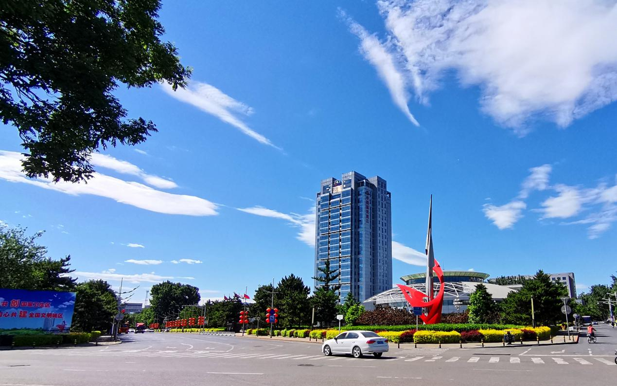 近日,中共北京市委北京市人民政府授予丰台区云岗街道"首都生态文明