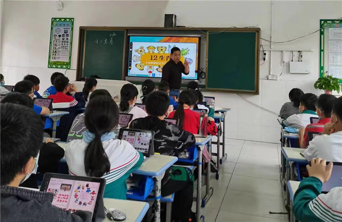 庐江县城西小学让智慧课堂助力减负增效