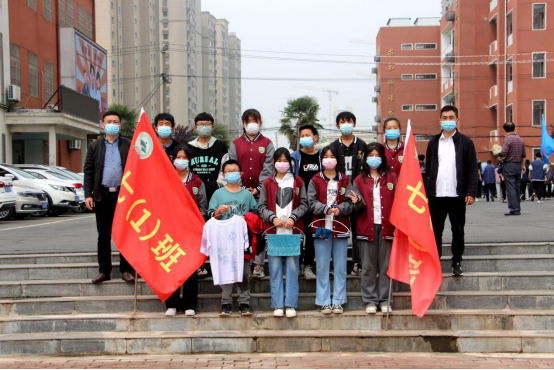 安徽合肥市小庙中学举行五一劳动嘉年华活动