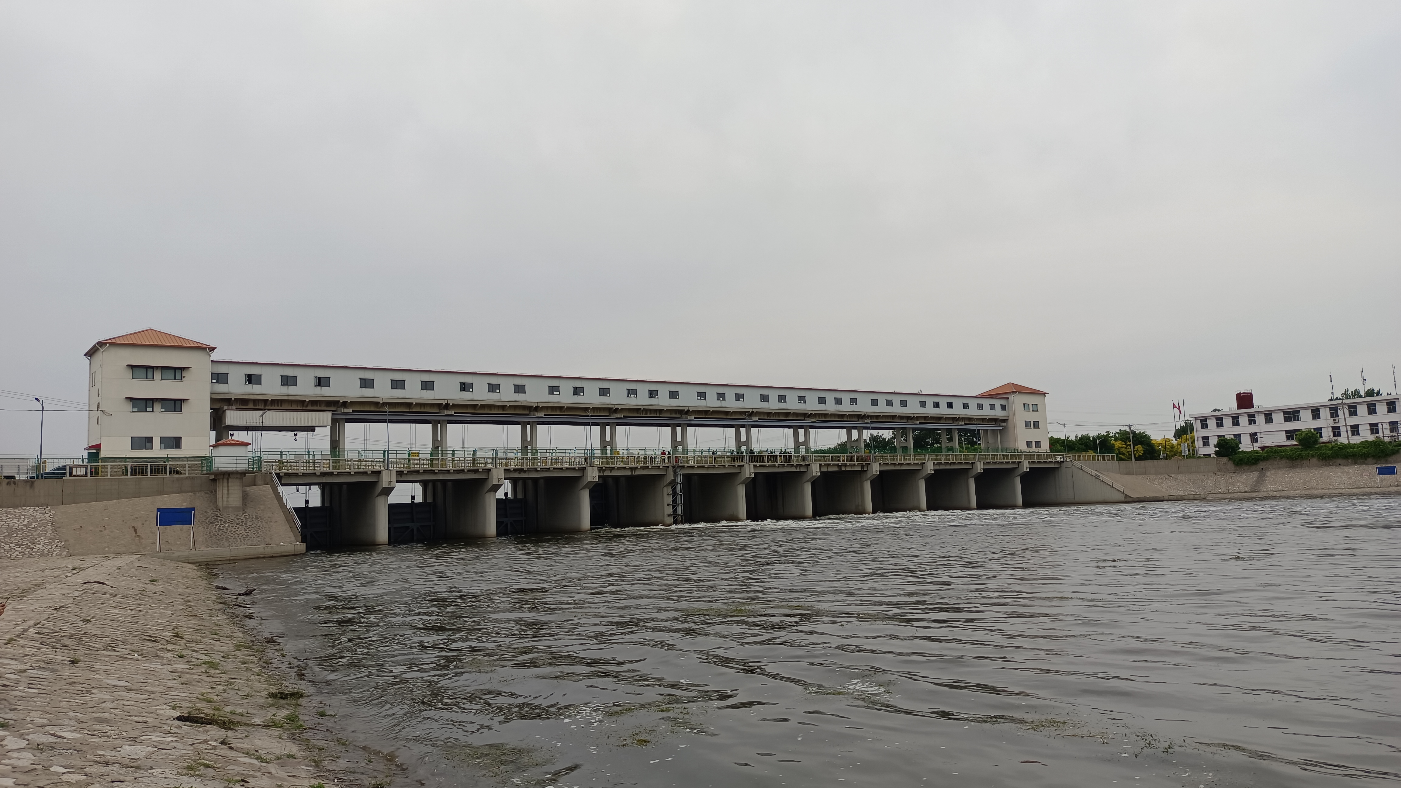 永定河865公里河道第二次全线通水 与全线贯通的京杭大运河交汇