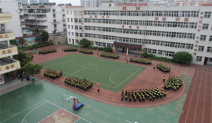 淮北市古城路小學跑操校園裡一道靚麗的風景線