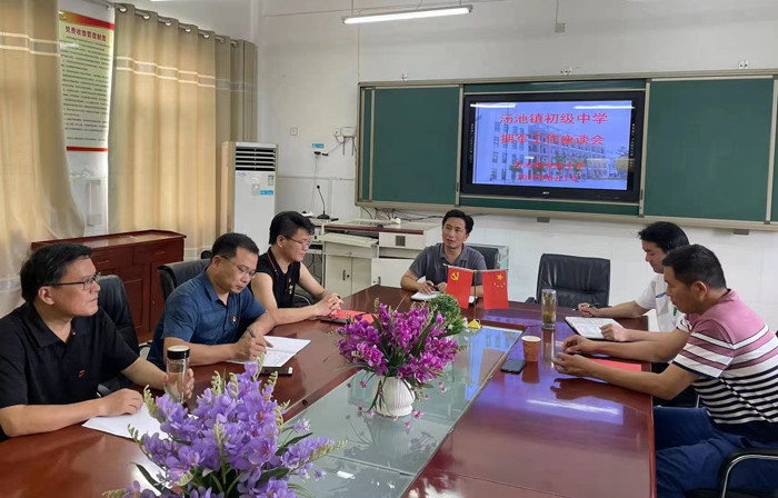 庐江县汤池镇初级中学八一之际开展拥军活动