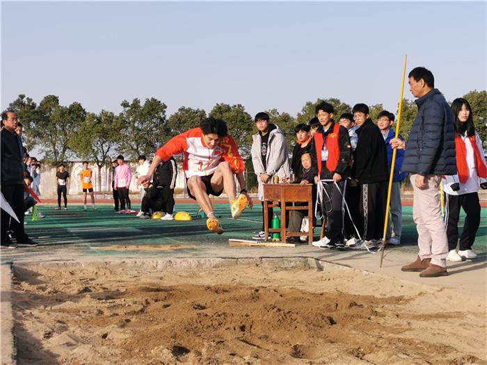 运动青春奔向未来庐江泥河中学第二十届田径运动会顺利举行