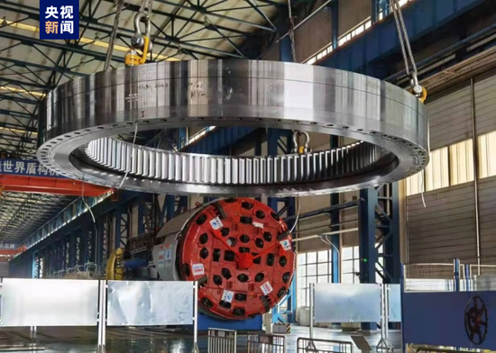  △成功应用于沈阳地铁工程的自研直径3米盾构机主轴承