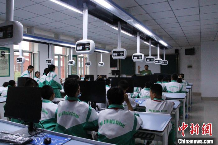 阅海中学创新实验室。 宁夏教育厅供图