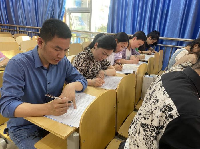 庐江县岗湾小学校长图片