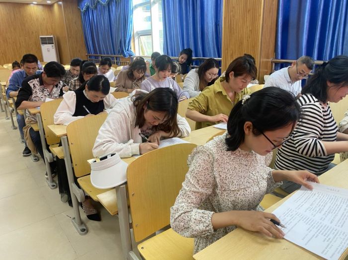 庐江县岗湾小学校长图片