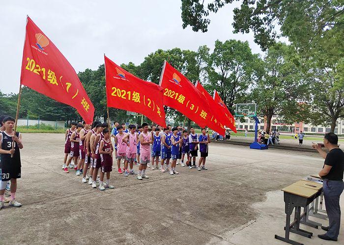 望江县凉泉初中举办首届雏鹰杯班级篮球赛暨课后服务篮球兴趣班成果