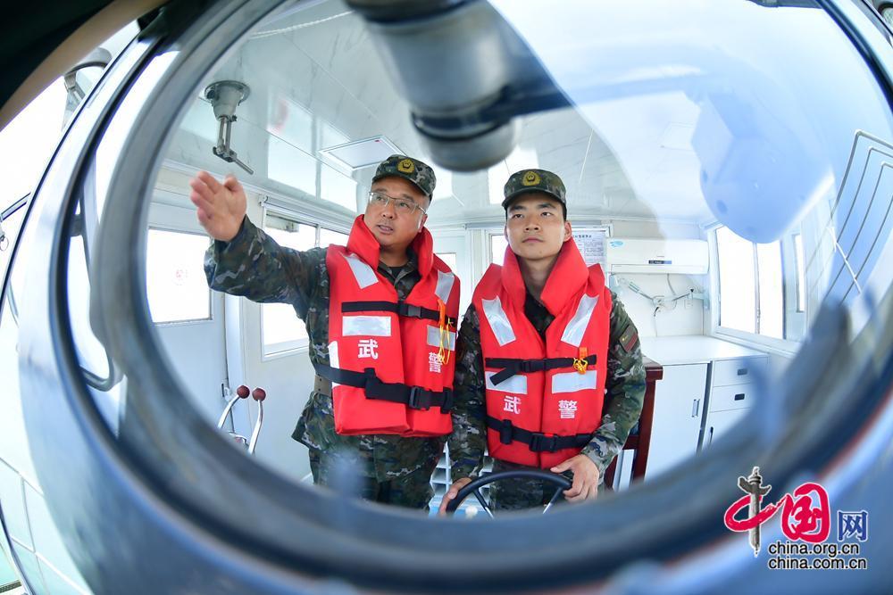 追光播火铸忠诚记武警湖北总队宜昌支队三峡船艇大队一级警士长杨胜奎