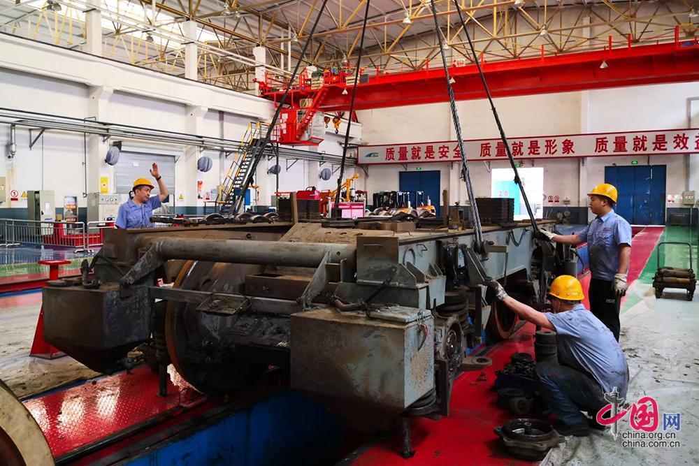 机车牵引动力保障方面:石家庄电力机务段,提前完成1560台次暑期担任