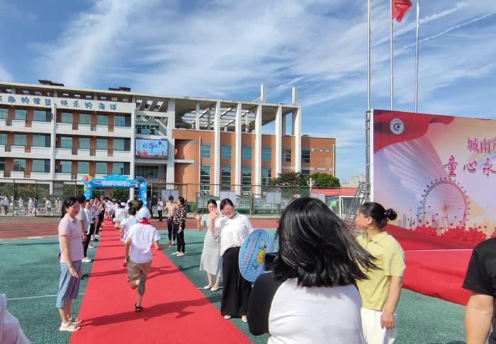 庐江县城南小学举行2023届毕业典礼仪式