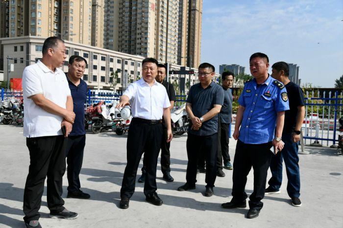 丁春明深入临汾市尧都区刘村镇金殿镇调研绿化提质和增绿工程一泓清水