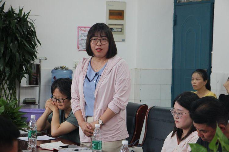 潮平胸襟阔风正好扬帆怀远实验中学举行新教师座谈会