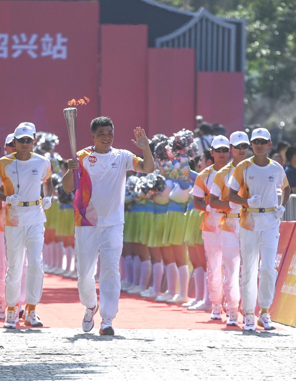 世界观点：杭州亚运会丨杭州亚运会火炬在绍兴传递