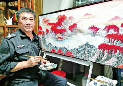 艺术城里“扫地僧”：武汉保安9年手绘千余幅山水画
