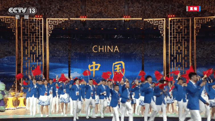 中国体育代表团壮丽入场