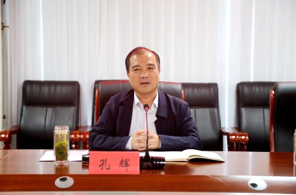 局长张奔,局党组成员,市住房保障中心主任周烈显,局城建科科长张继生