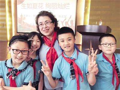 “50后”少先队员陈若星：一场电影KAIYUN一本书 影响了她一生(图1)