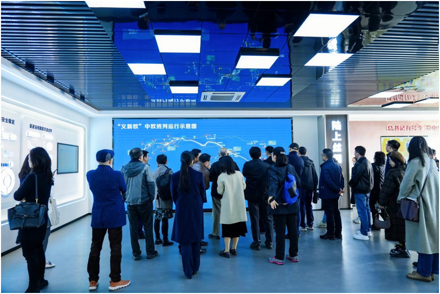 中外嘉宾先后来到义乌铁路口岸,浙江卓雅国际贸易有限公司,后宅街道