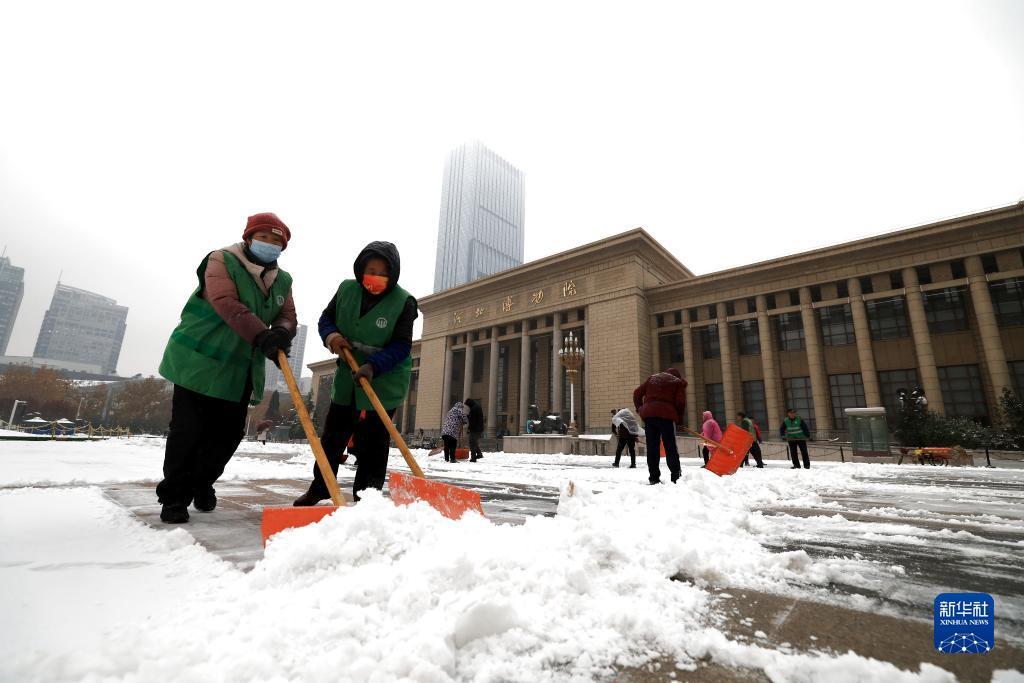 雪中作业保平安[组图]