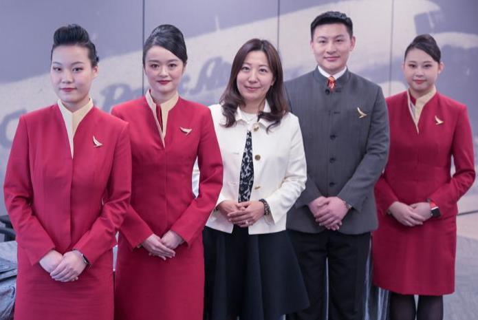 国泰航空首批内地空乘1月开启职业飞行生涯