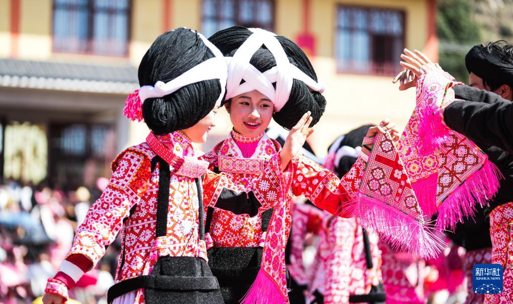 贵州六枝：苗族群众欢庆跳花节
