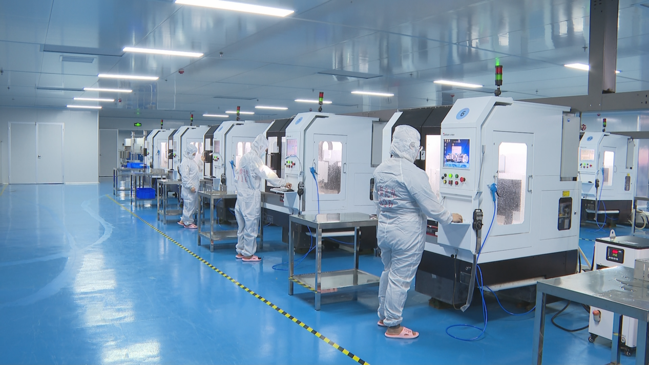佳木斯富锦市竞逐新质生产力以科技厚度刷新玻璃薄度