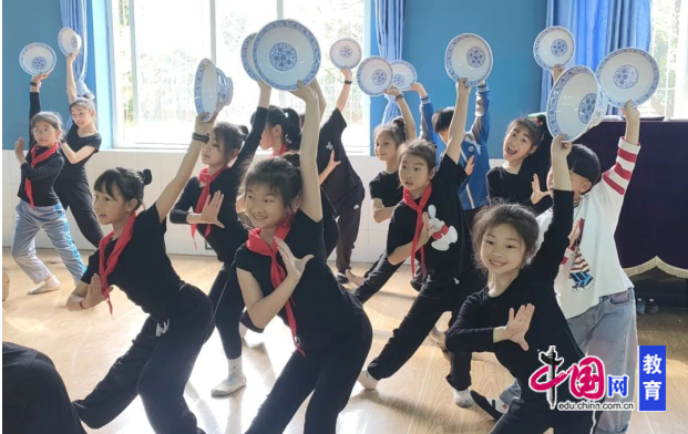 捧出担担面·舞出家乡美 成都龙泉驿大面小学在群舞比赛中获一等奖