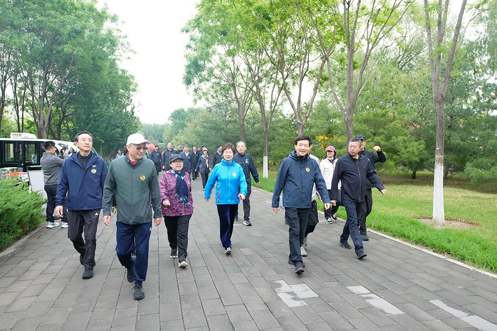 北京市政协举办纪念“五一口号” 发布76周年长走活动