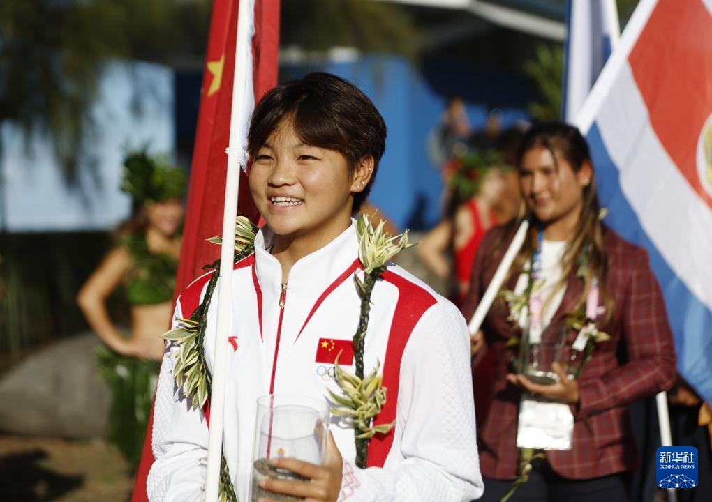 中国冲浪奥运首秀！逐浪6年的大凉山女孩“