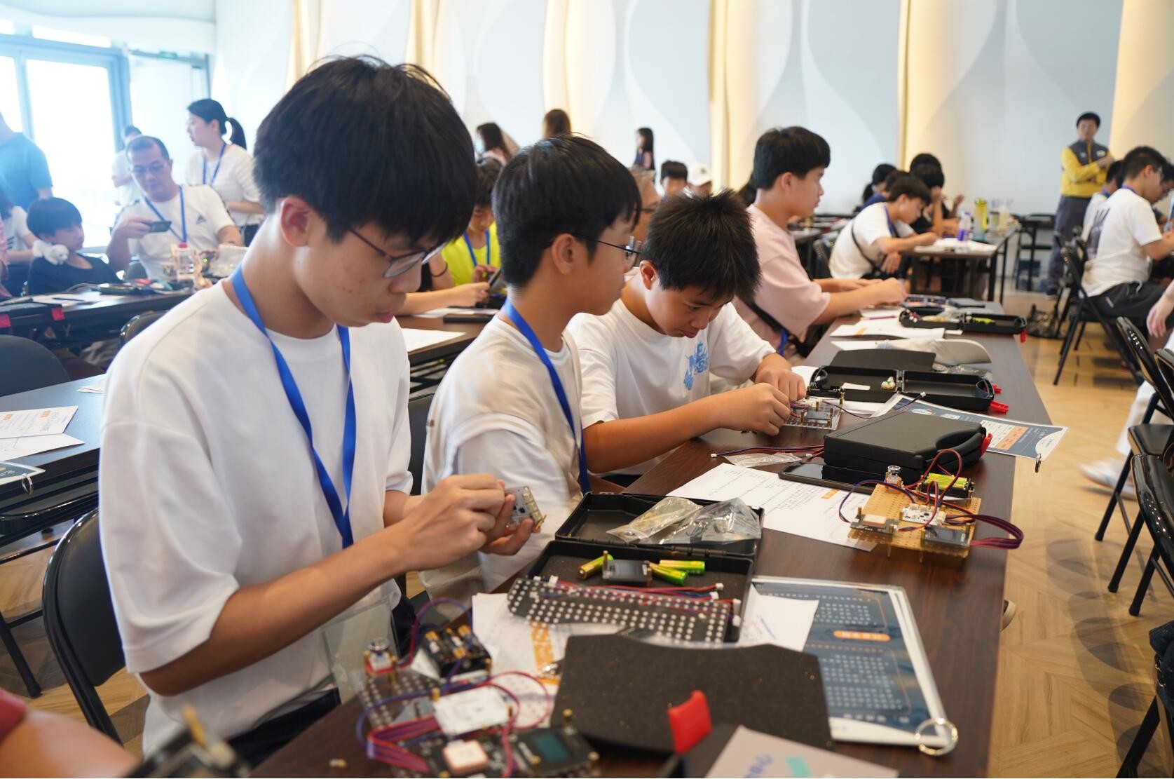 香港丽新集团与中国宇航学会签署战略合作协议 大湾区共建全国航天特色学校