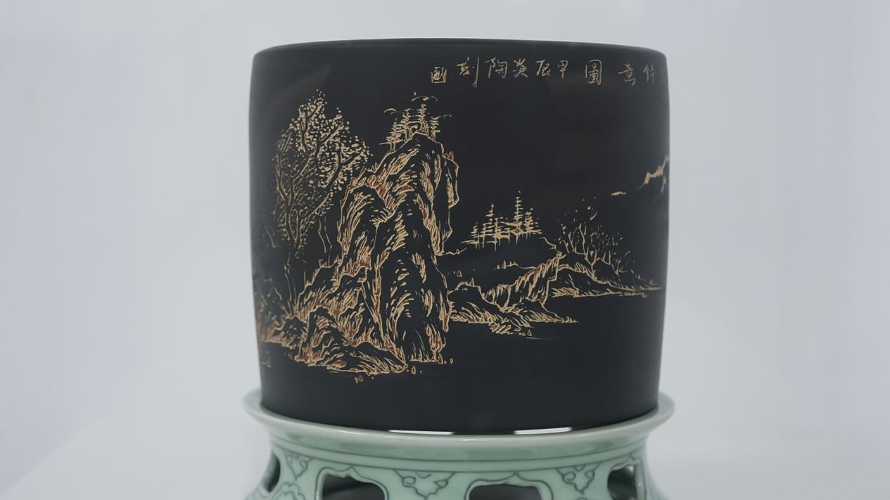 四川火星电竞自贡：荣县陶展新春受热捧 文化传承再启新篇(图2)