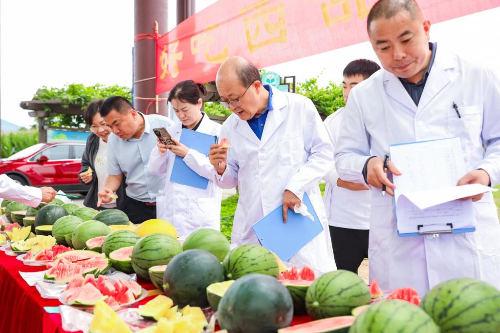 中国人的“吃瓜自由”，底气越来越足