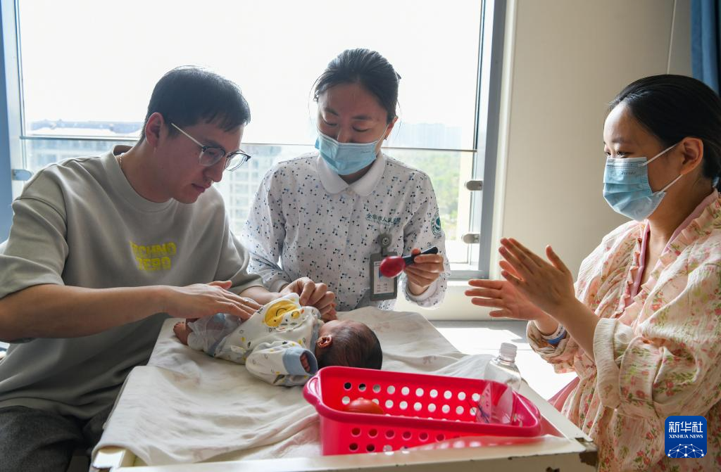 新华全媒+丨世界卫生日：保障母婴健康 呵护祖国未来(图15)