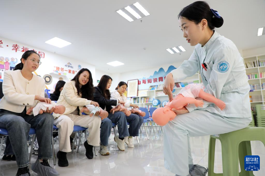 新华全媒+丨世界卫生日：保障母婴健康 呵护祖国未来(图23)