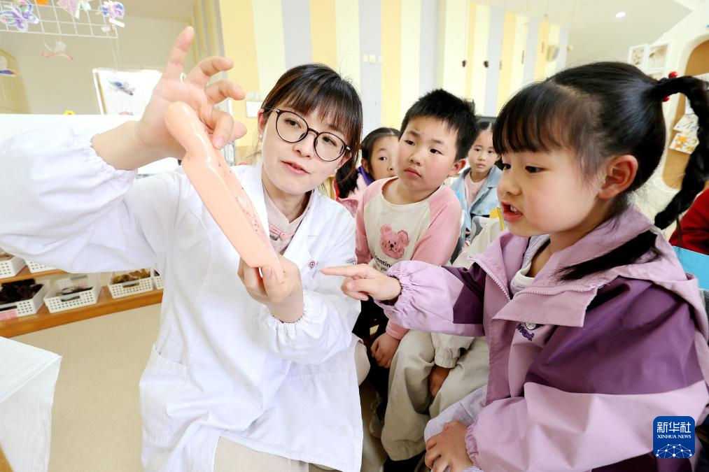 新华全媒+丨世界卫生日：保障母婴健康 呵护祖国未来(图16)